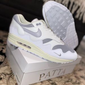 New Patta x Nike “white waves” air max 1 Sz 12 with original box & extra laces